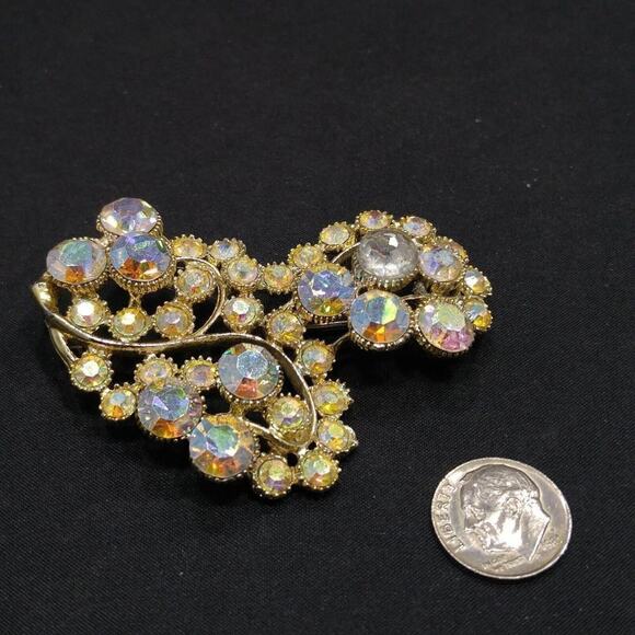 Vintage BSK Gold Aurora Borealis Rhinestone Floral Brooch 1950s Signed B.S.K. - Picture 8 of 9